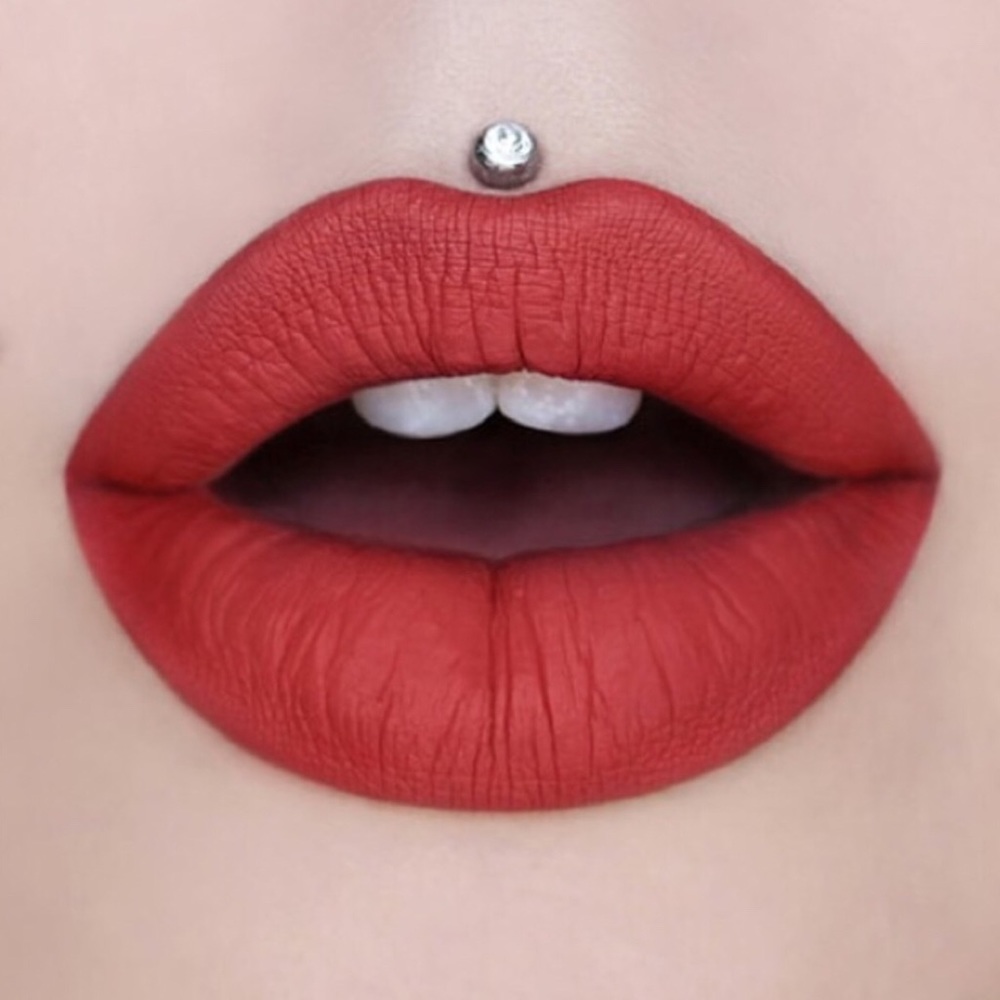 Jeffree Star I’m shook velour liquid lipstick NWT
